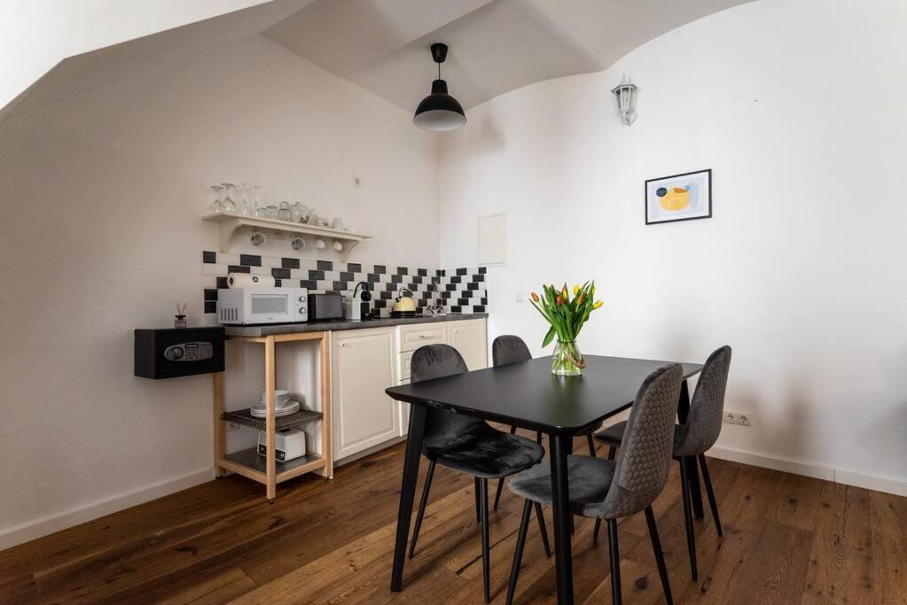 Neat 1Br Duplex By Metro And Center By Hm Leilighet Wien Eksteriør bilde