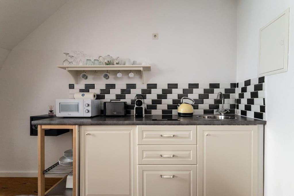 Neat 1Br Duplex By Metro And Center By Hm Leilighet Wien Eksteriør bilde