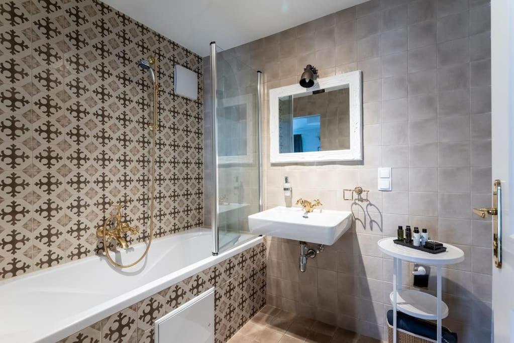 Neat 1Br Duplex By Metro And Center By Hm Leilighet Wien Eksteriør bilde
